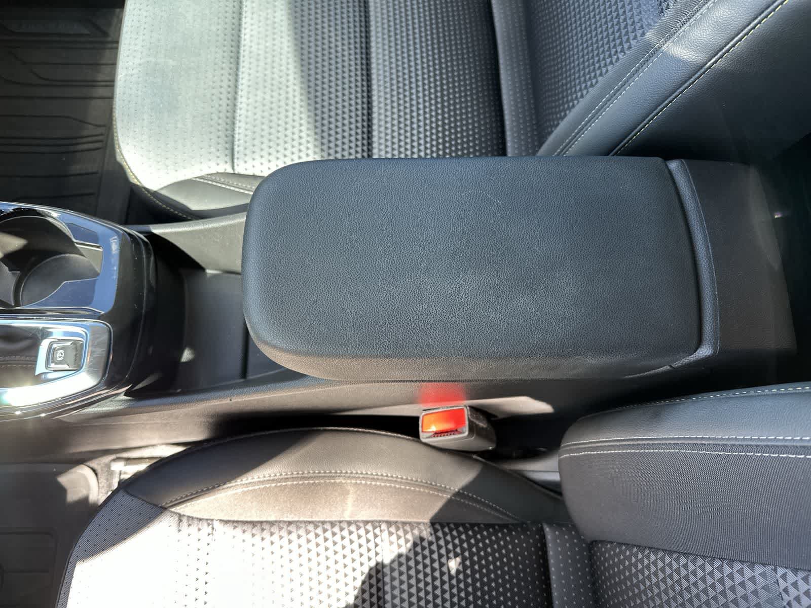 Used 2024 Chevrolet Trax LT w/ Sunroof Package FWD image 21