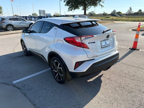 Used 2021 Toyota C-HR XLE FWD image 5