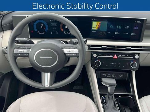 Used 2026 Hyundai Tucson SEL image 12