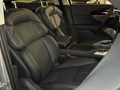 New 2026 Lincoln Nautilus Reserve image 14