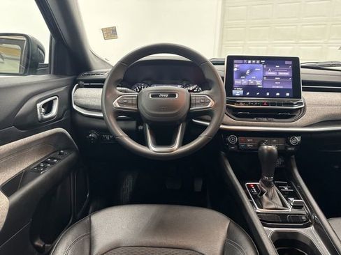 Used 2024 Jeep Compass Latitude AWD/4WD image 19
