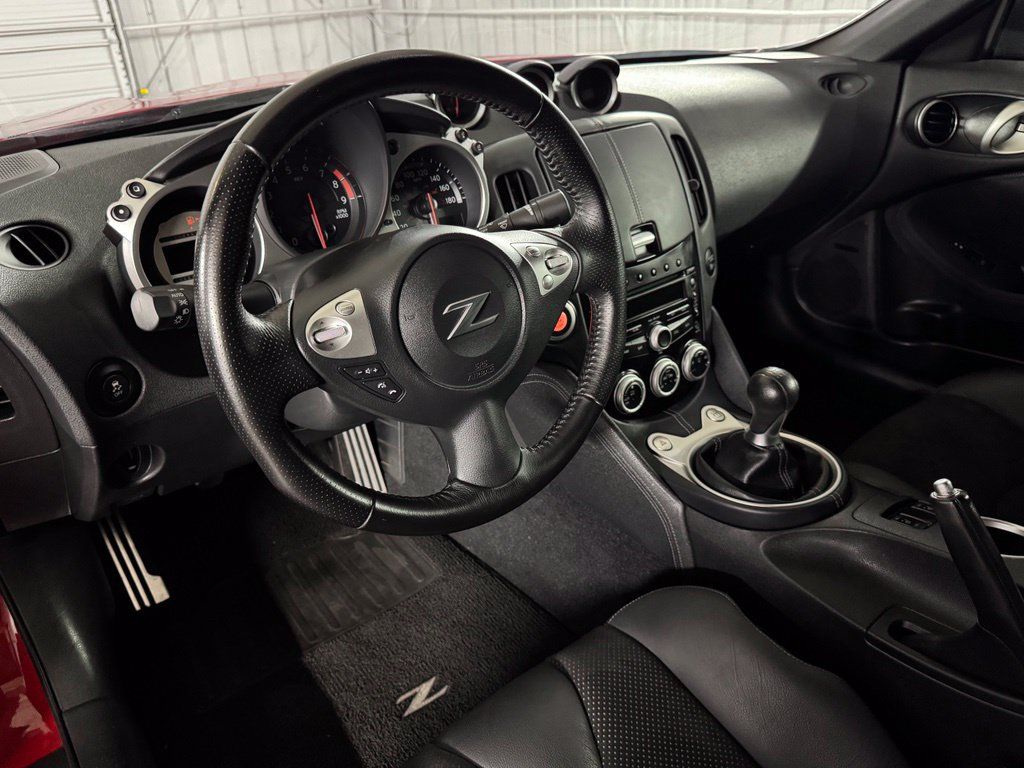 Used 2011 Nissan 370Z Touring w/ Sport Pkg RWD image 18