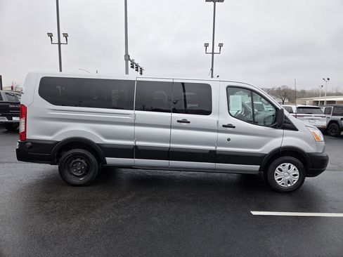 Used 2019 Ford Transit 350 XLT image 5