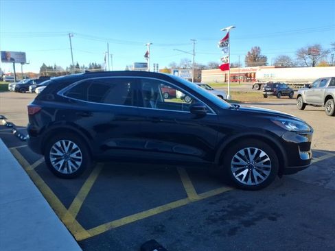 Used 2022 Ford Escape Titanium image 6