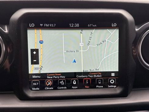 Used 2022 Jeep Wrangler Unlimited Sahara image 15