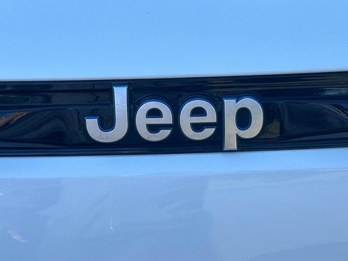 Used 2024 Jeep Grand Cherokee Limited 4xe AWD/4WD image 27