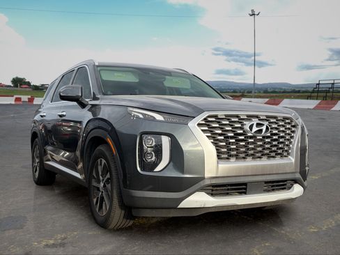 Used 2022 Hyundai Palisade SEL FWD image 2