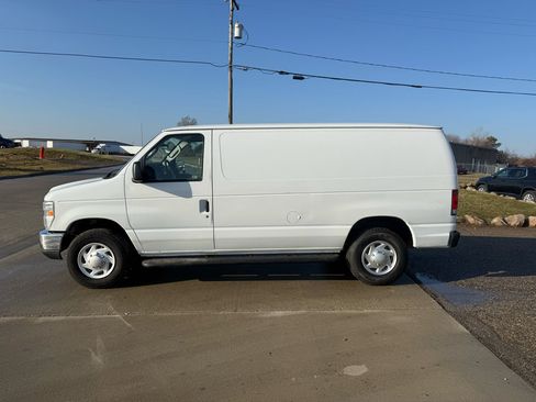 Used 2014 Ford E-250 and Econoline 250 w/ Power Group image 5