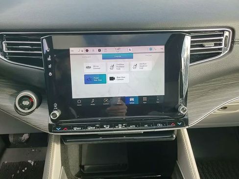 Used 2024 Jeep Wagoneer Series III w/ Premium Group I image 34