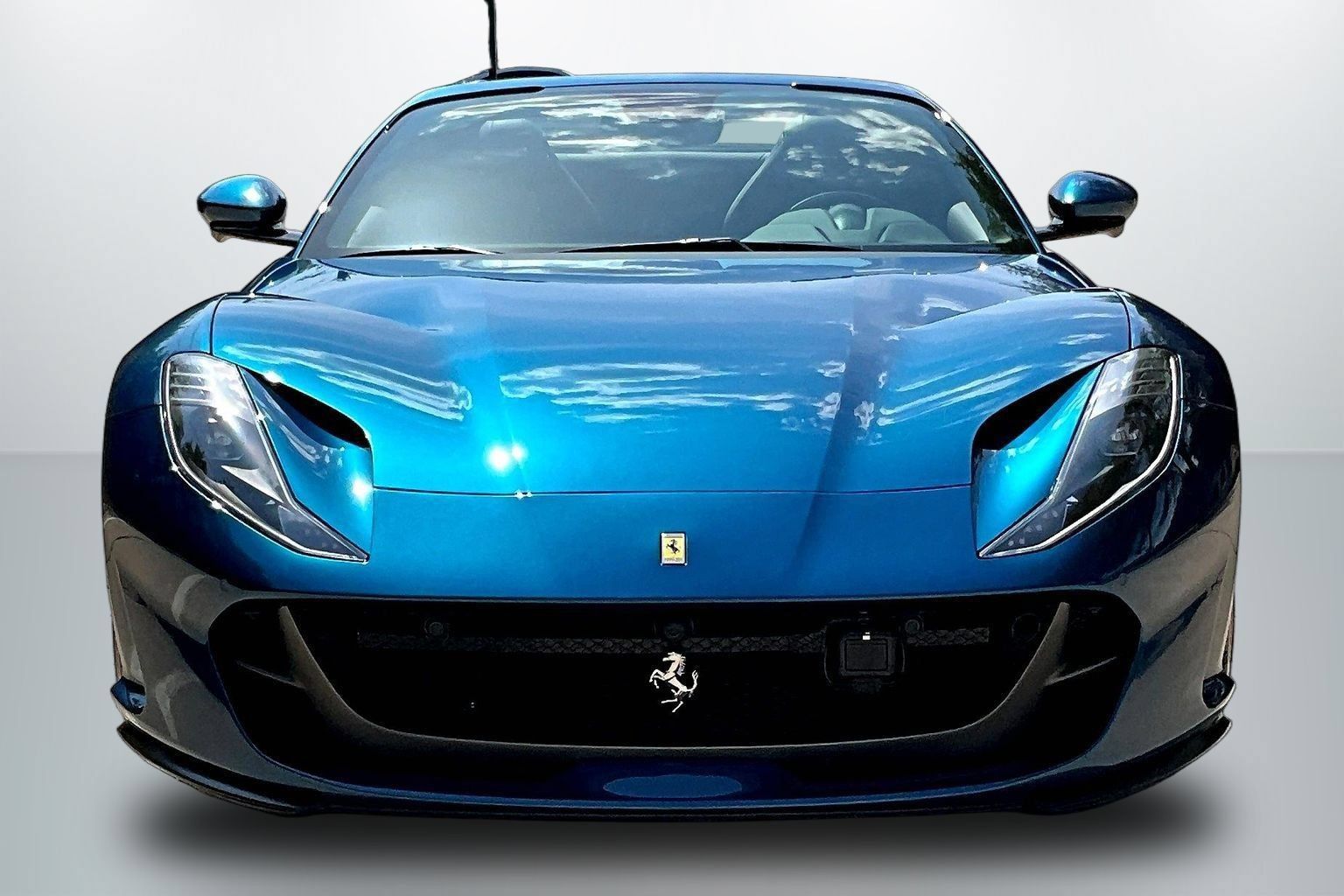 Used 2023 Ferrari 812 GTS RWD image 2