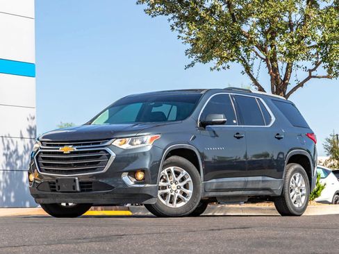 Used 2018 Chevrolet Traverse LT FWD image 1