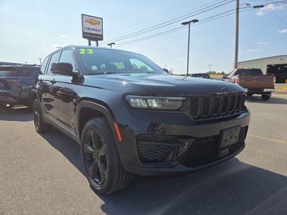 Used 2023 Jeep Grand Cherokee Altitude