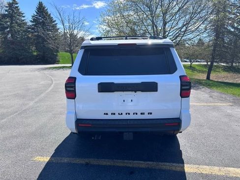 Used 2025 Toyota 4Runner SR5 image 4