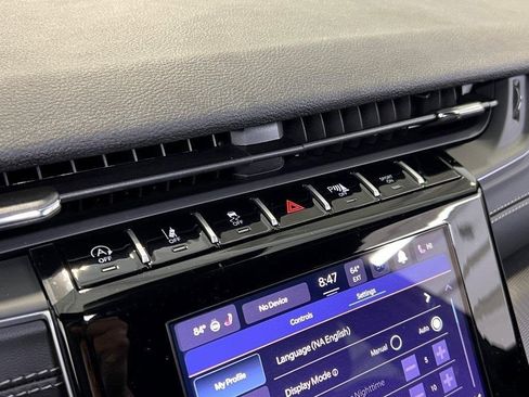 New 2025 Jeep Grand Cherokee L Laredo w/ Luxury Tech Group I image 38