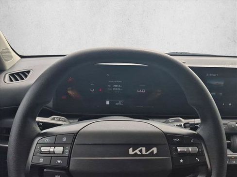 Used 2025 Kia K4 FWD image 10
