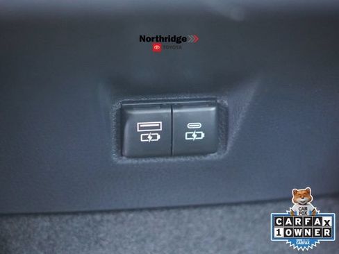Used 2025 Toyota Camry XLE FWD image 39
