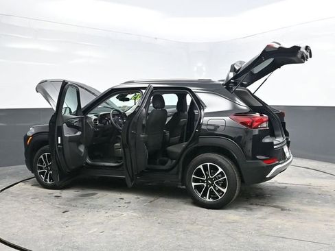 Used 2025 Chevrolet TrailBlazer LT w/ Driver Confidence Package image 33
