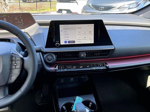 Used 2025 Toyota Prius Plug-In Hybrid image 6