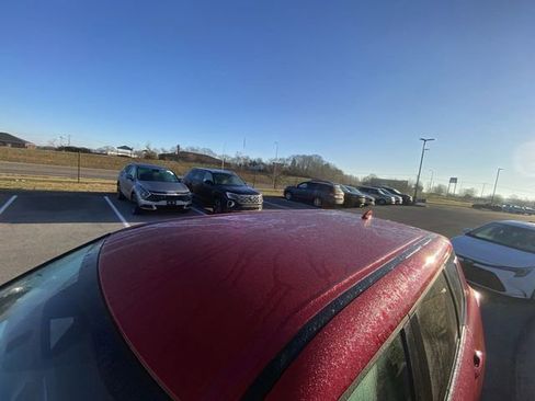 Used 2024 Mitsubishi Outlander SE Black Edition image 4