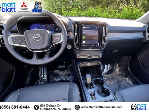 Used 2025 Volvo XC40 B5 Core image 17