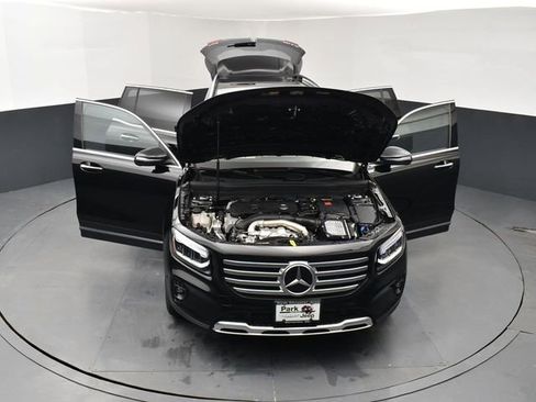 Used 2025 Mercedes-Benz GLB 250 4MATIC image 25