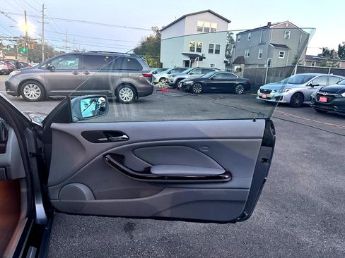 Used 2005 BMW 325Ci Convertible image 16