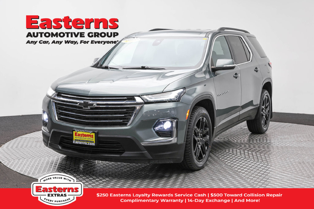 Used 2023 Chevrolet Traverse LT AWD/4WD image 1