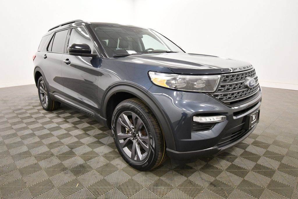 Used 2023 Ford Explorer XLT w/ Equipment Group 202A AWD/4WD image 10