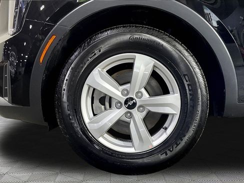 Certified 2026 Kia Sorento LX FWD image 34