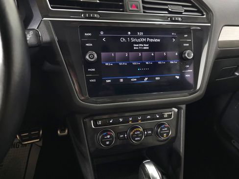 Used 2021 Volkswagen Tiguan SE R-Line FWD image 21