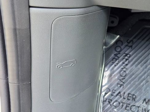 New 2026 Kia EV9 Wind AWD/4WD image 9
