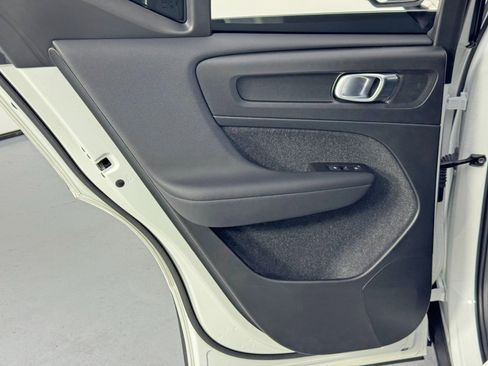 Used 2021 Volvo XC40 P8 Recharge w/ Advanced Package image 42