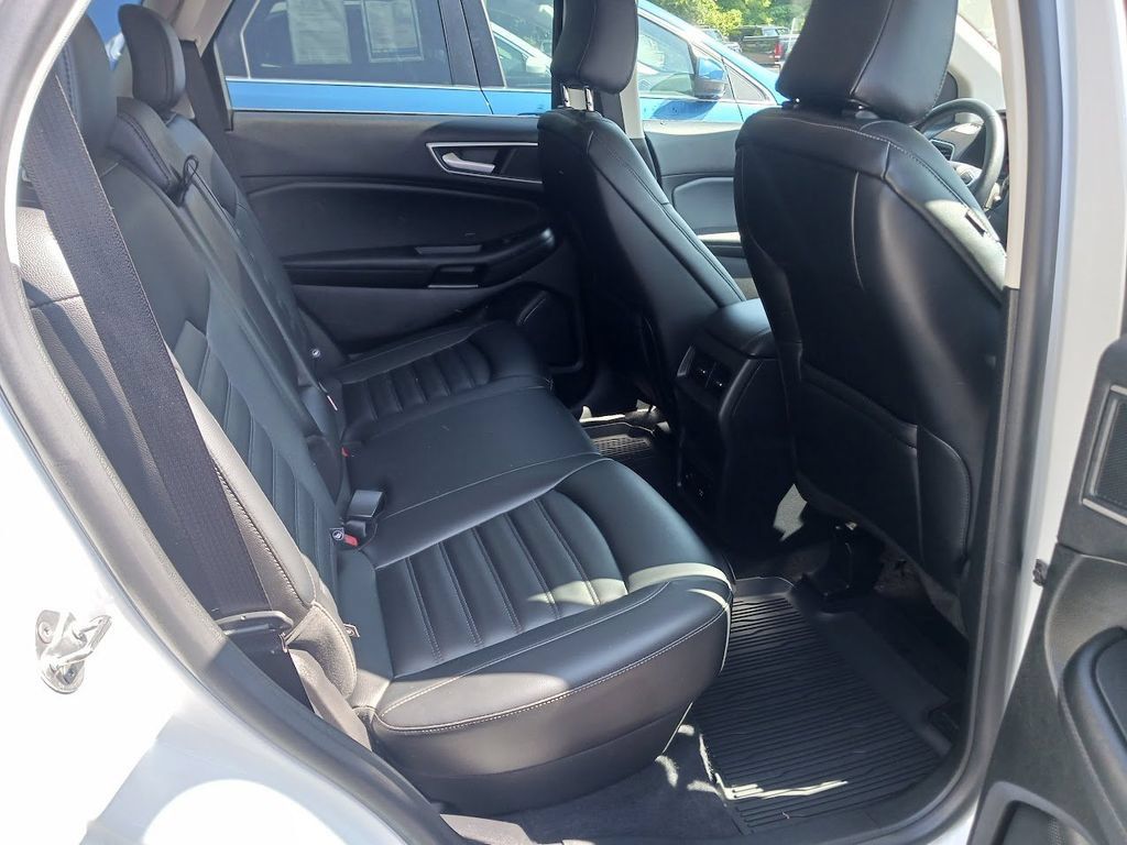 Used 2022 Ford Edge SEL w/ Convenience Package AWD/4WD image 5