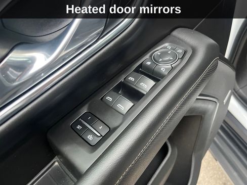 Used 2023 Chevrolet Suburban Premier image 22