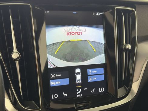 Used 2019 Volvo S60 T5 Momentum FWD image 17