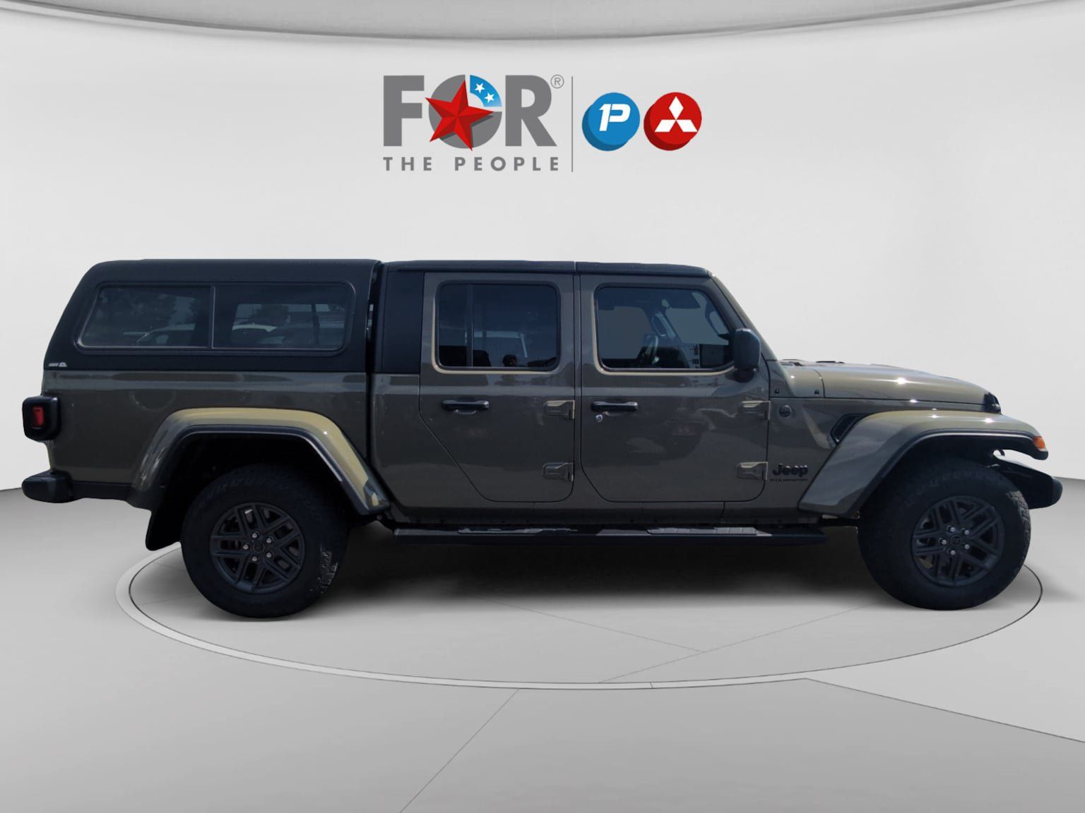 Used 2025 Jeep Gladiator Sport AWD/4WD image 6