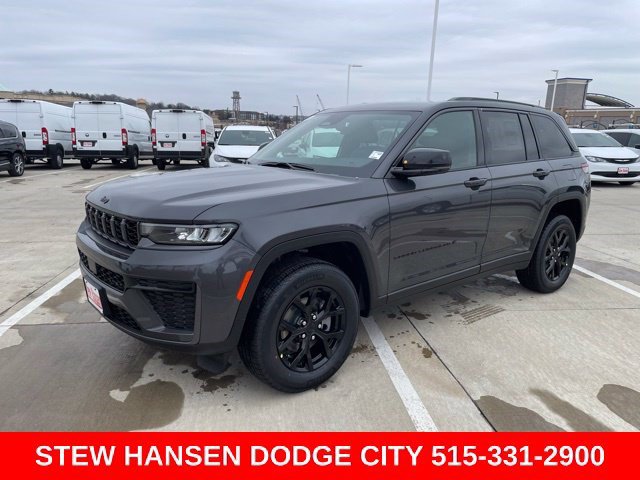 New 2026 Jeep Grand Cherokee Altitude AWD/4WD image 1