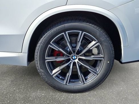 New 2026 BMW X5 xDrive40i w/ M Sport Package AWD/4WD image 8