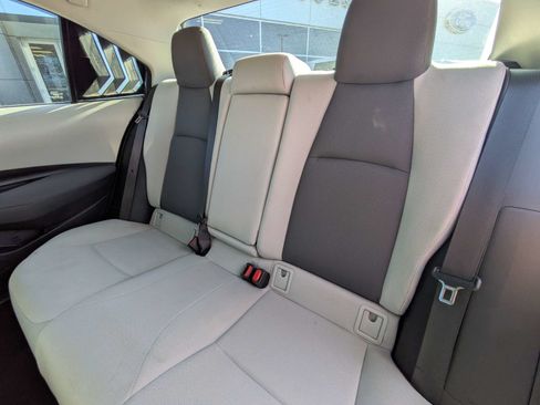 Used 2022 Toyota Corolla LE FWD image 13