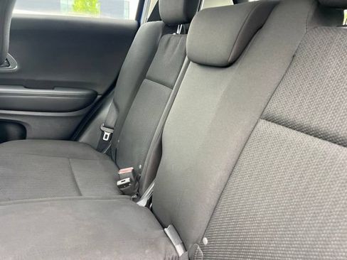 Used 2018 Honda HR-V EX image 29