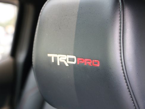 Used 2022 Toyota Tacoma SR5 AWD/4WD image 30