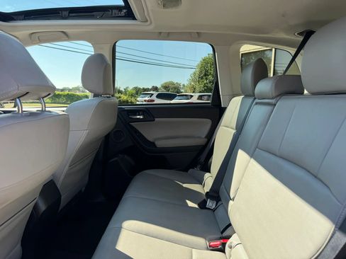 Used 2014 Subaru Forester 2.5i Touring AWD/4WD image 37