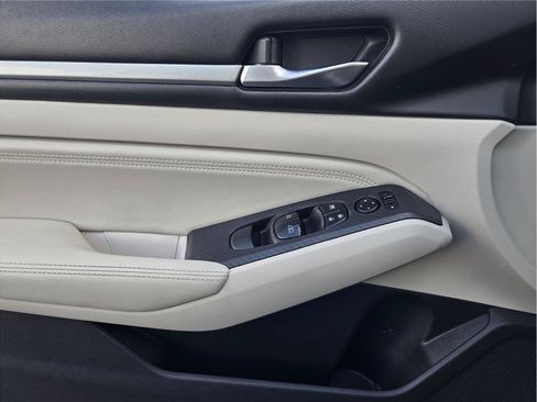Used 2019 Nissan Altima 2.5 SL FWD image 19