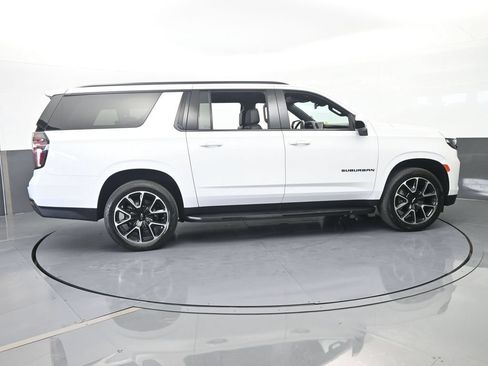 Used 2024 Chevrolet Suburban RST RWD image 7
