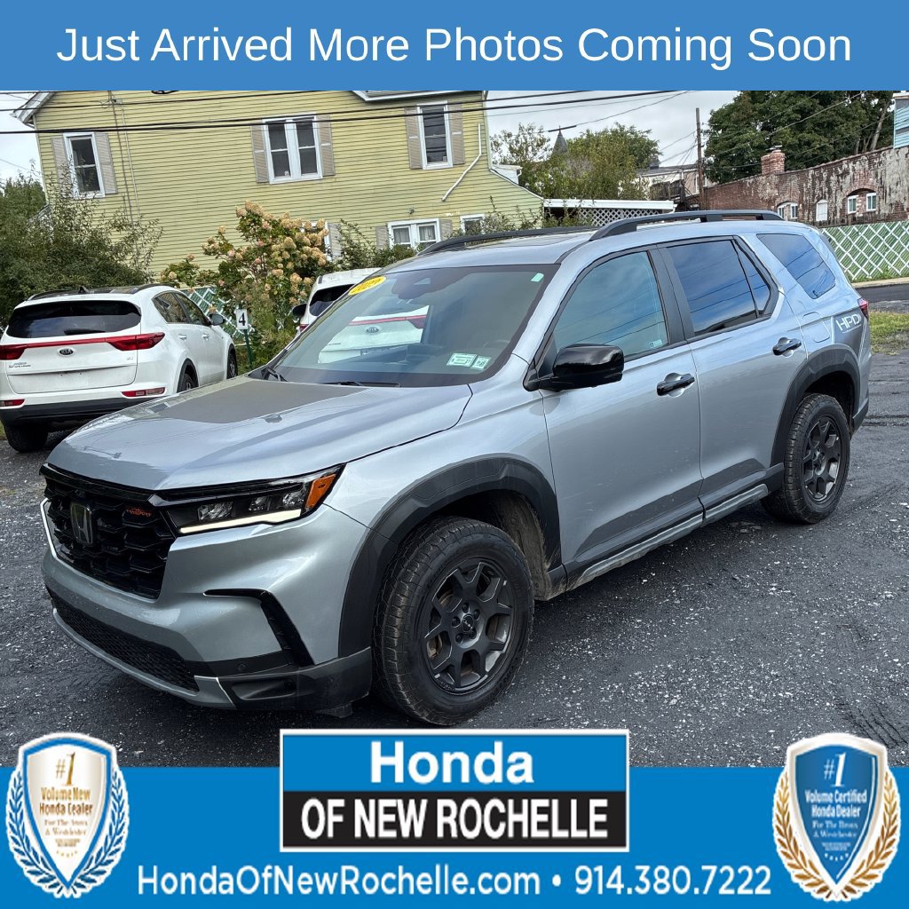 Used 2023 Honda Pilot TrailSport image 2