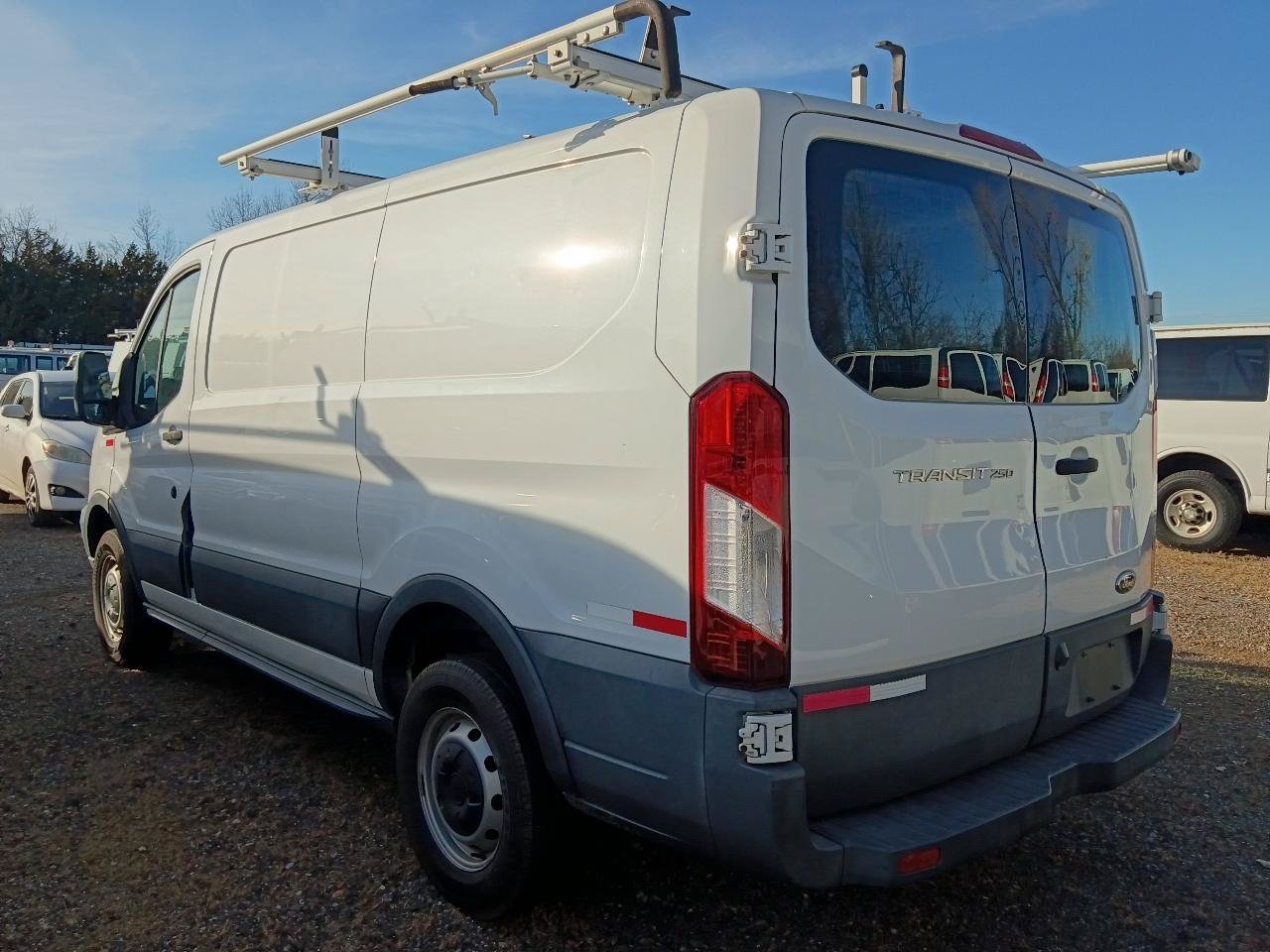Used 2016 Ford Transit 250 130 Low Roof RWD image 4
