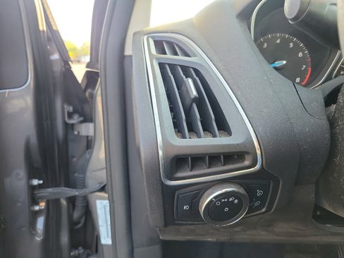 Used 2012 Ford Focus Titanium image 20