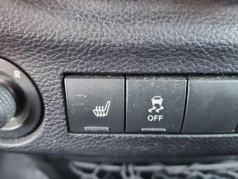Used 2015 Jeep Wrangler Unlimited Rubicon w/ Max Tow Package AWD/4WD image 10