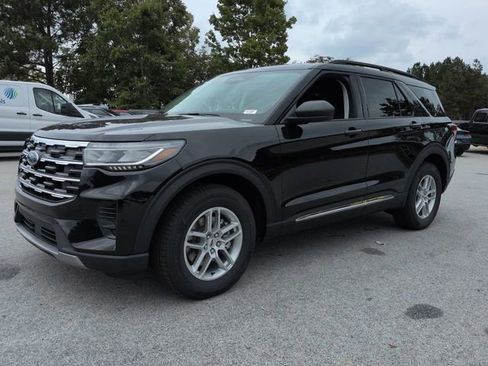 New 2025 Ford Explorer Active image 7