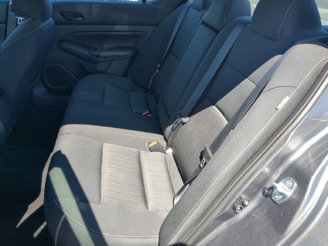 Used 2025 Nissan Altima 2.5 SV FWD image 18